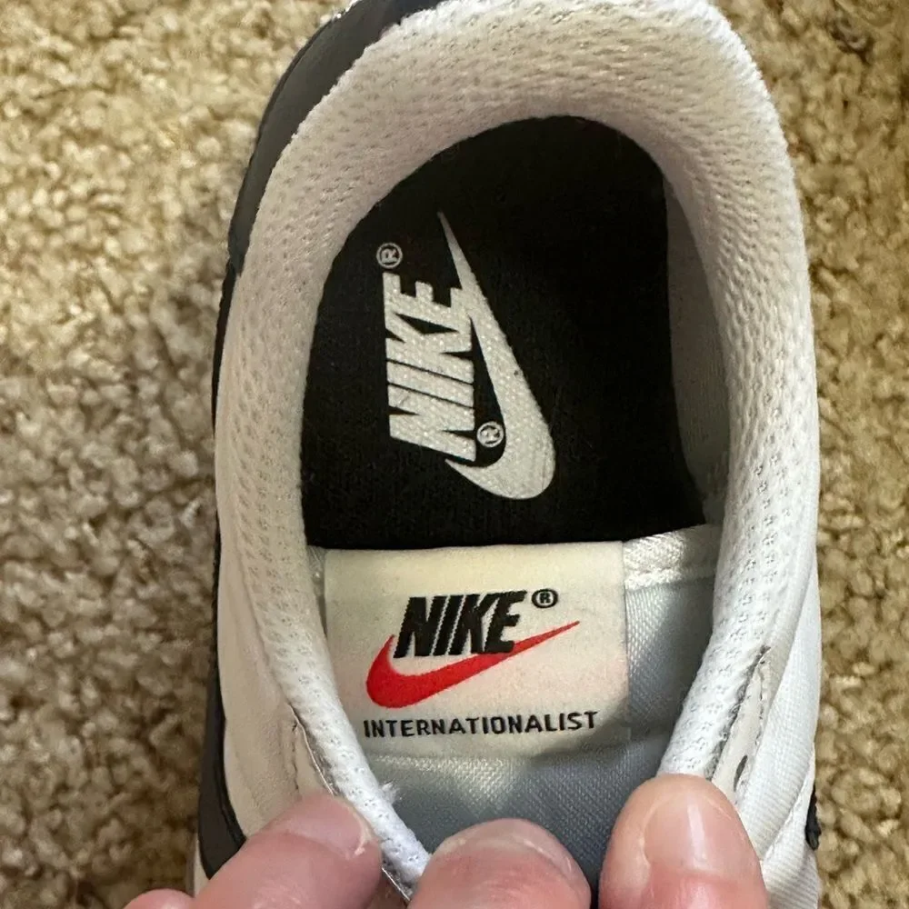 NWOT Nike Internationalist Shoes size 6
